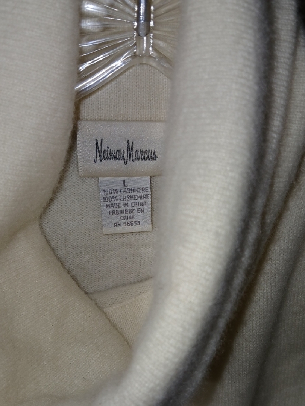 Neiman Marcus Cashmere    Cream Sleeveless Cowl Neck Sweater - Picture 3 of 5